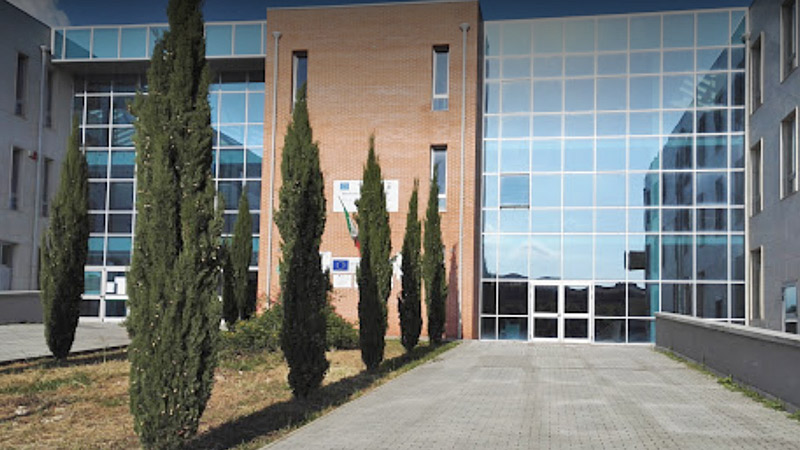 La Biblioteca Dell’Istituto Ferrari: Una ‘presenza’ Tra La Scuola E Il Quartiere