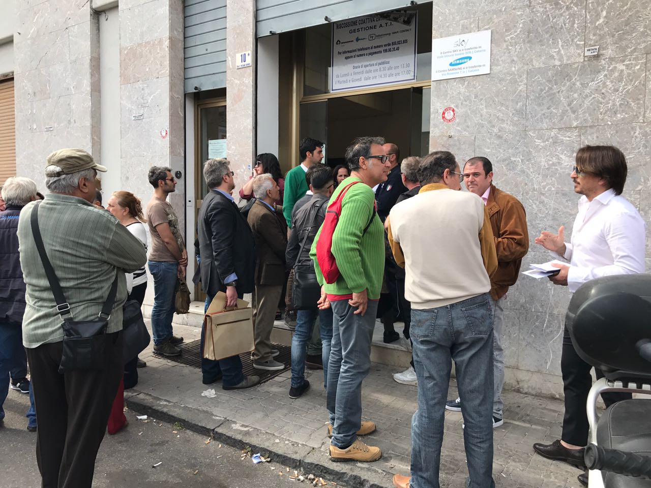 In Fila Per I Tributi: Il Comune Di Salerno Limita Gli Accessi Agli Uffici