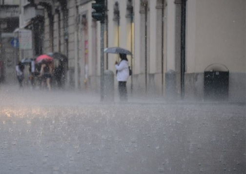 Temporali E Raffiche Di Vento In Campania: Allerta Meteo Color Giallo Per 24 Ore