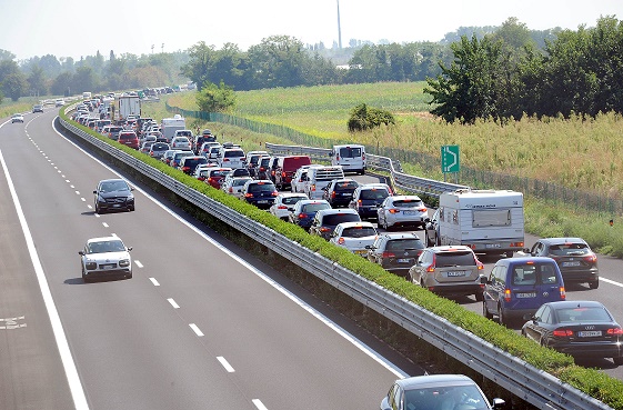 Incidente In A2: Maxitamponamento In Direzione Sud