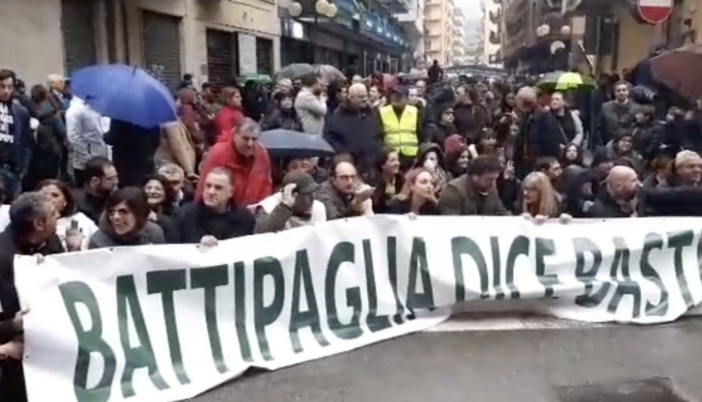 I Battipagliesi Sono Scesi In Strada Per L’ambiente,   Capasso (CS): “C’è Un Popolo Coraggioso E Capace Di Fare Rete.”