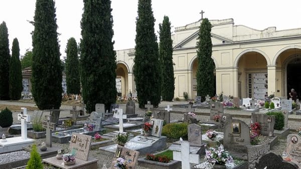 Salerno, 2 Novembre: Ingressi Contingentati Al Cimitero
