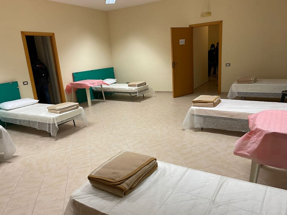 Parte Il ‘Piano Freddo’ Per I Clochard: La Caritas Diocesana Apre Un Dormitorio A Salerno